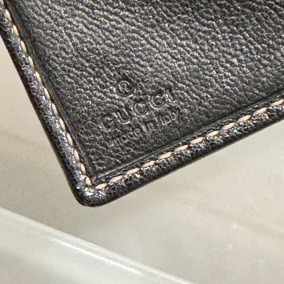 Vintage Gucci Compact Black Wallet - Full Inclusion - Picture 8 of 14